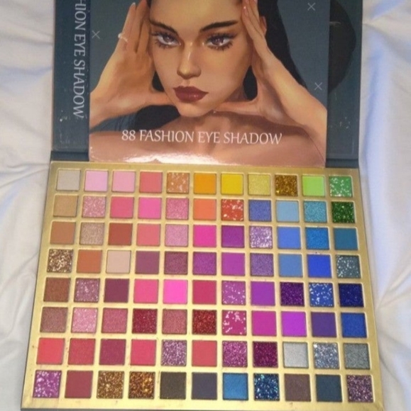 Kevin and Coco Walk in the Woods Palette - Picture 6 of 6